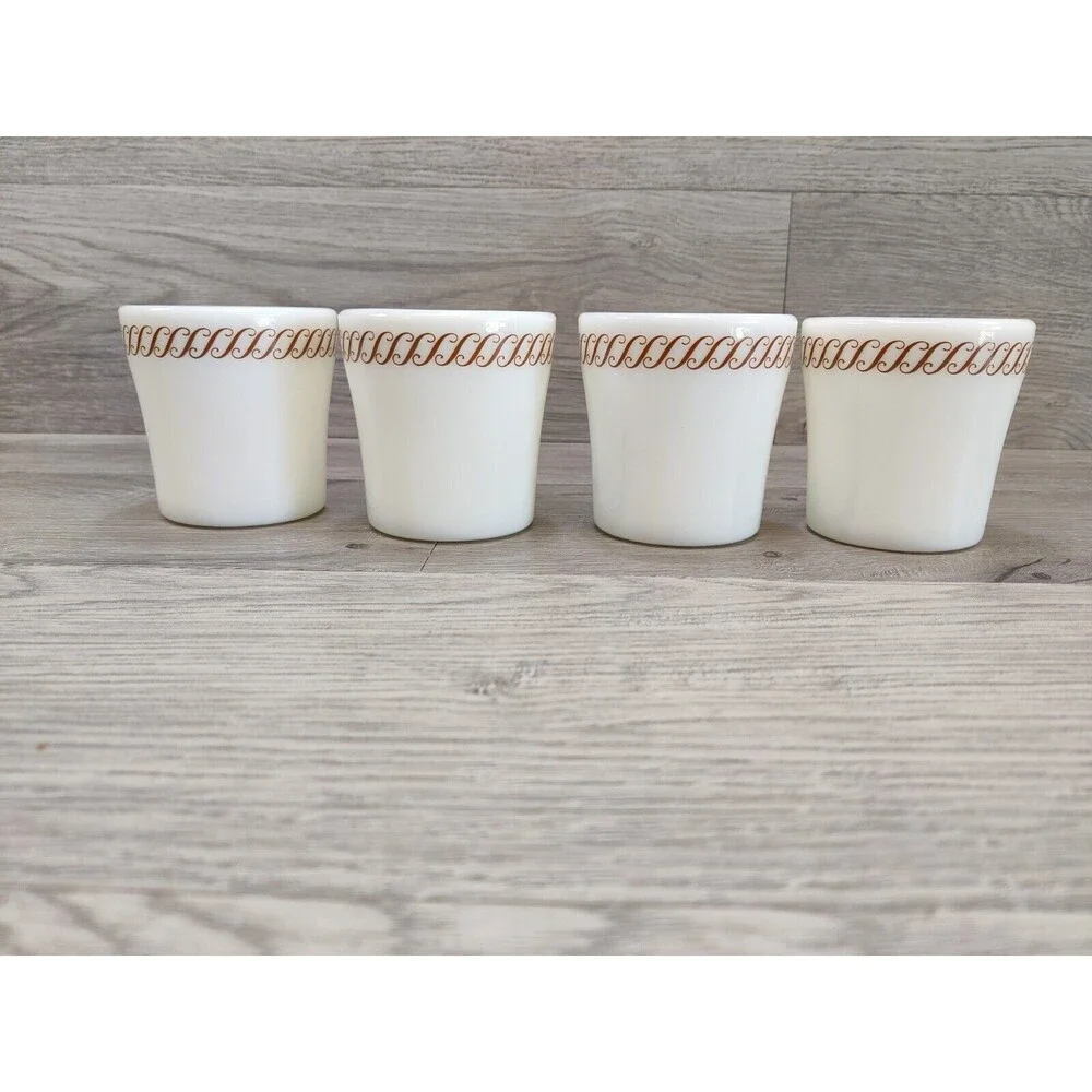Pyrex set 709